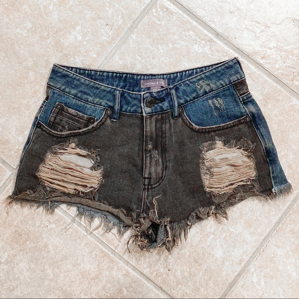 BLACK JEAN SHORTS